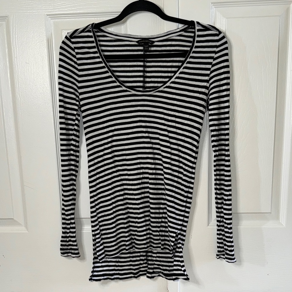 NWOT Banana Republic Striped Long-Sleeve Scoop Neck Top - Black & White
